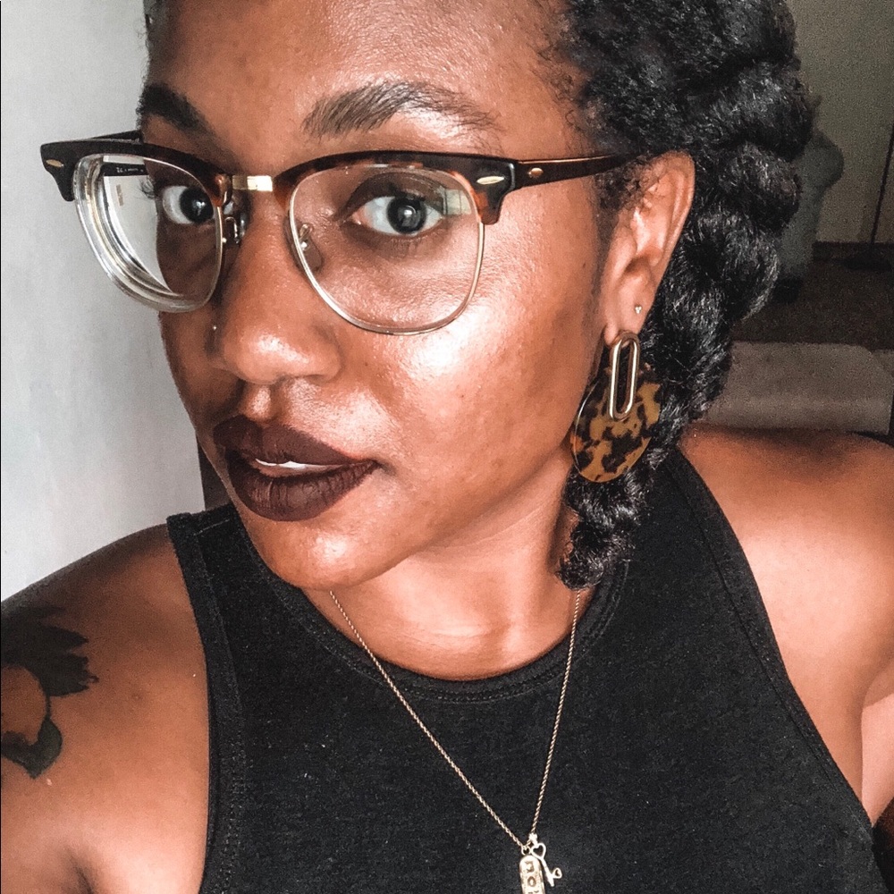 Meet your Posher, Anessa